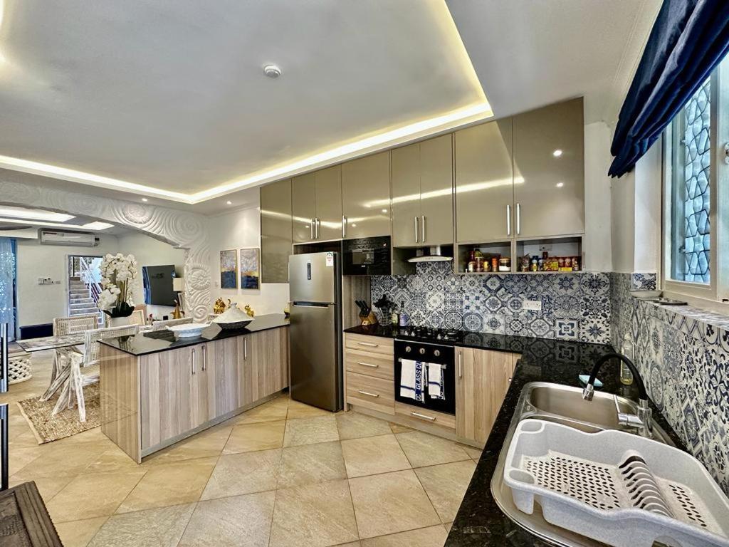 Amani Luxury Apartments Mombasa Bagian luar foto